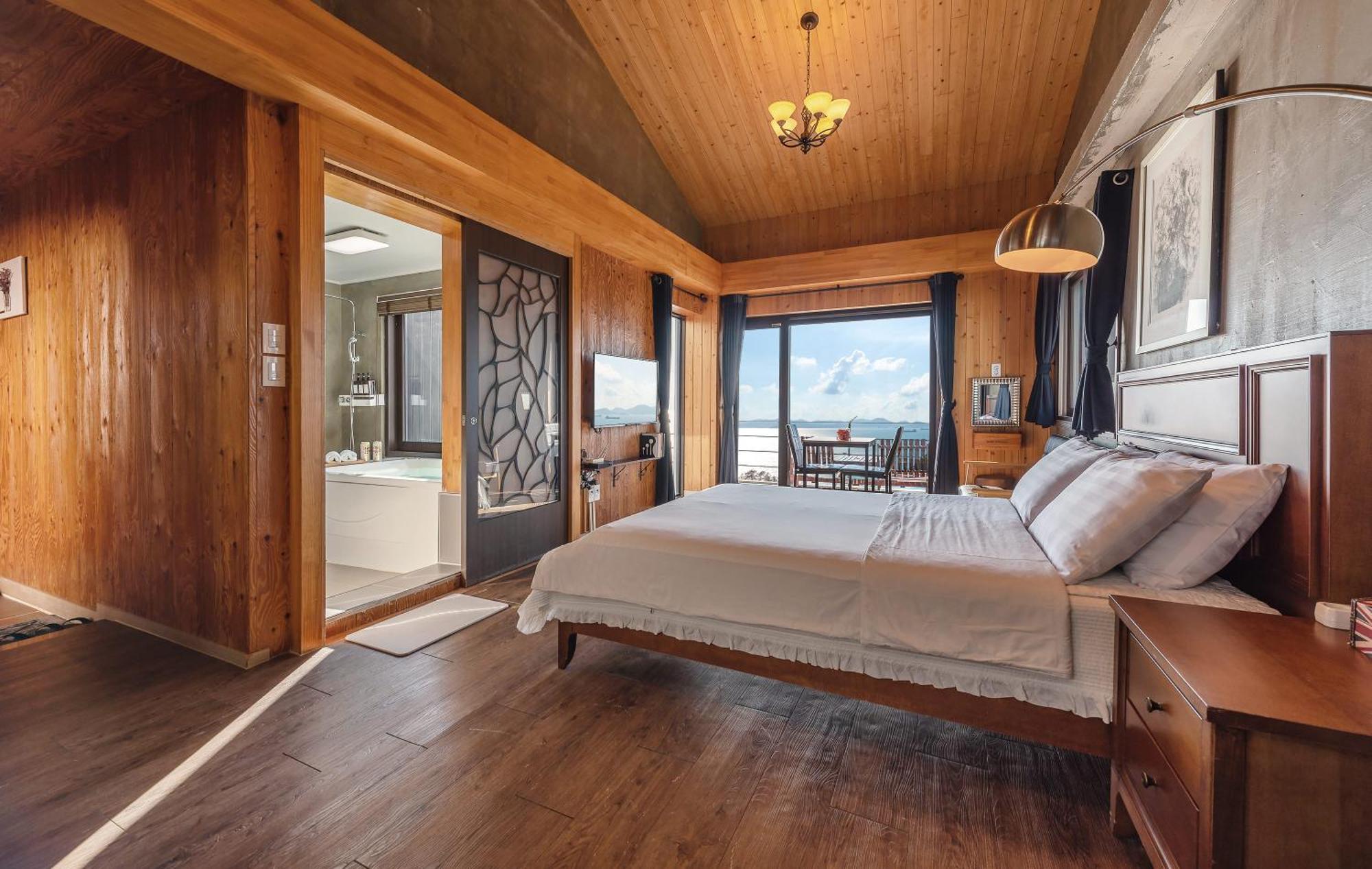 Namhae Whale'S Dream Villa Bilik gambar