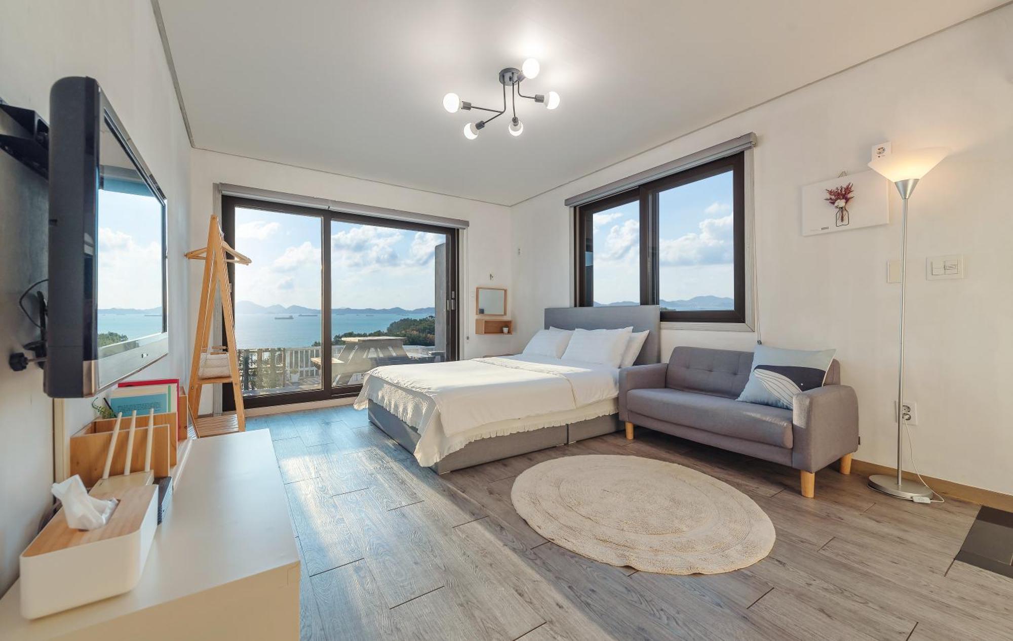 Namhae Whale'S Dream Villa Bilik gambar