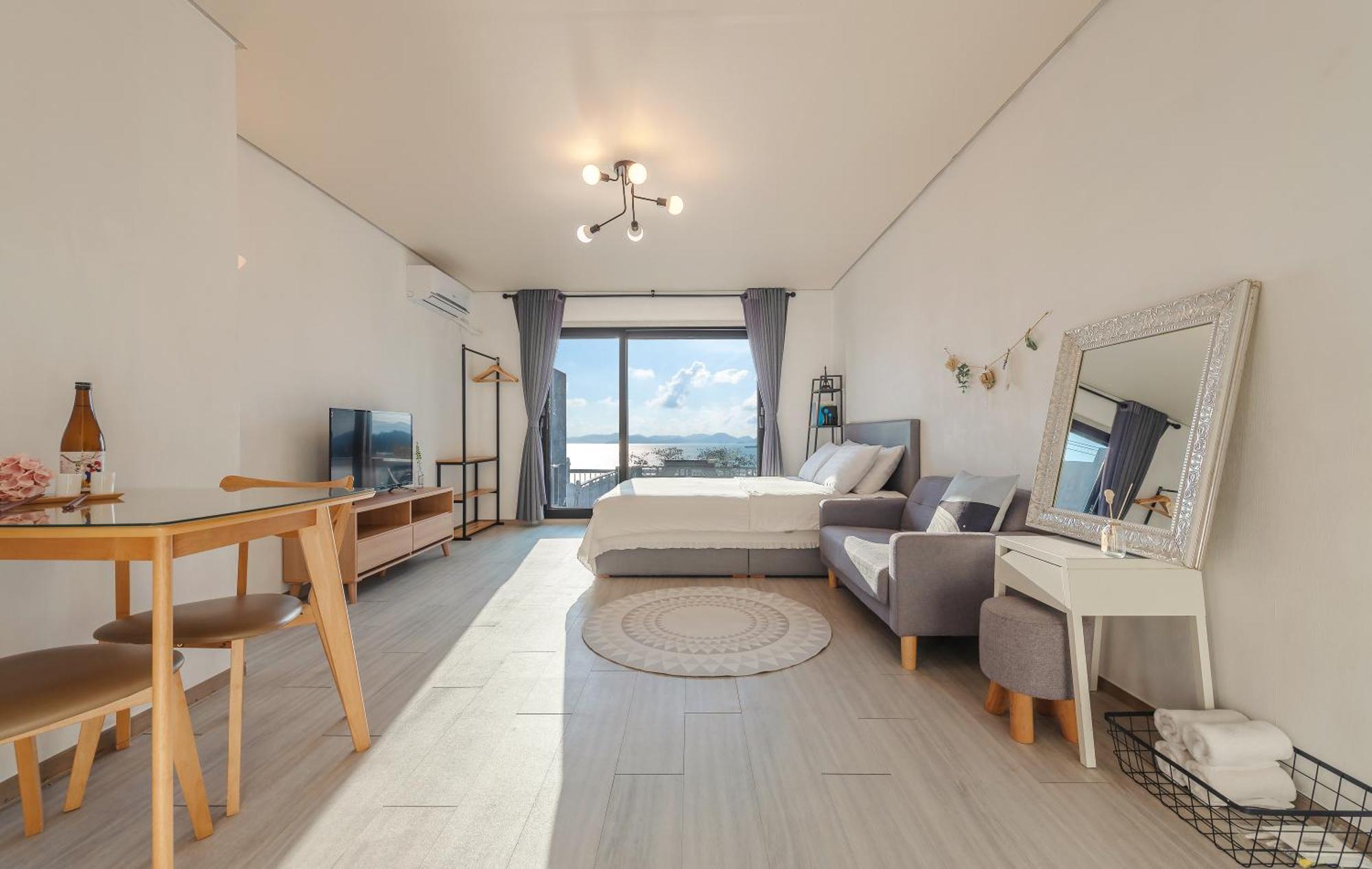 Namhae Whale'S Dream Villa Bilik gambar