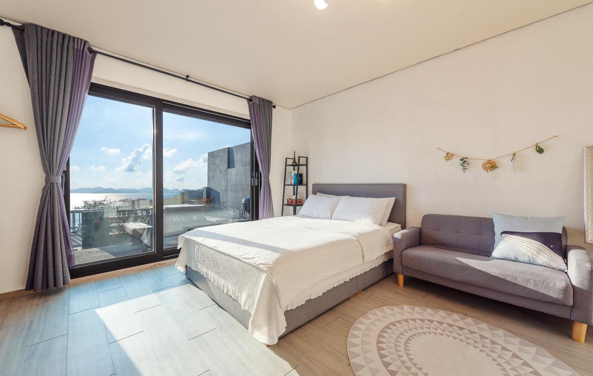 Namhae Whale'S Dream Villa Bilik gambar