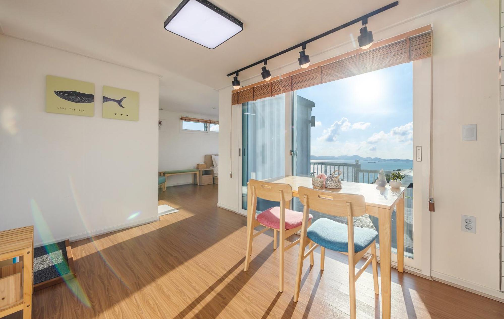 Namhae Whale'S Dream Villa Bilik gambar
