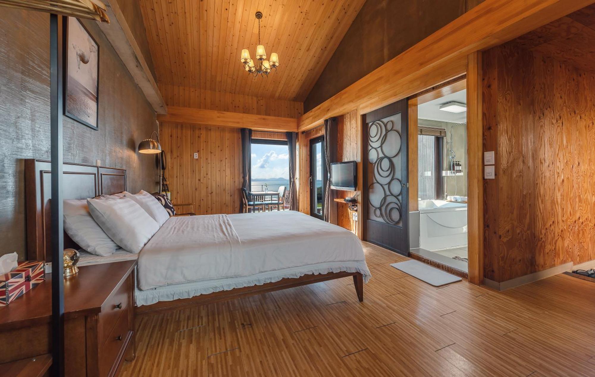 Namhae Whale'S Dream Villa Bilik gambar