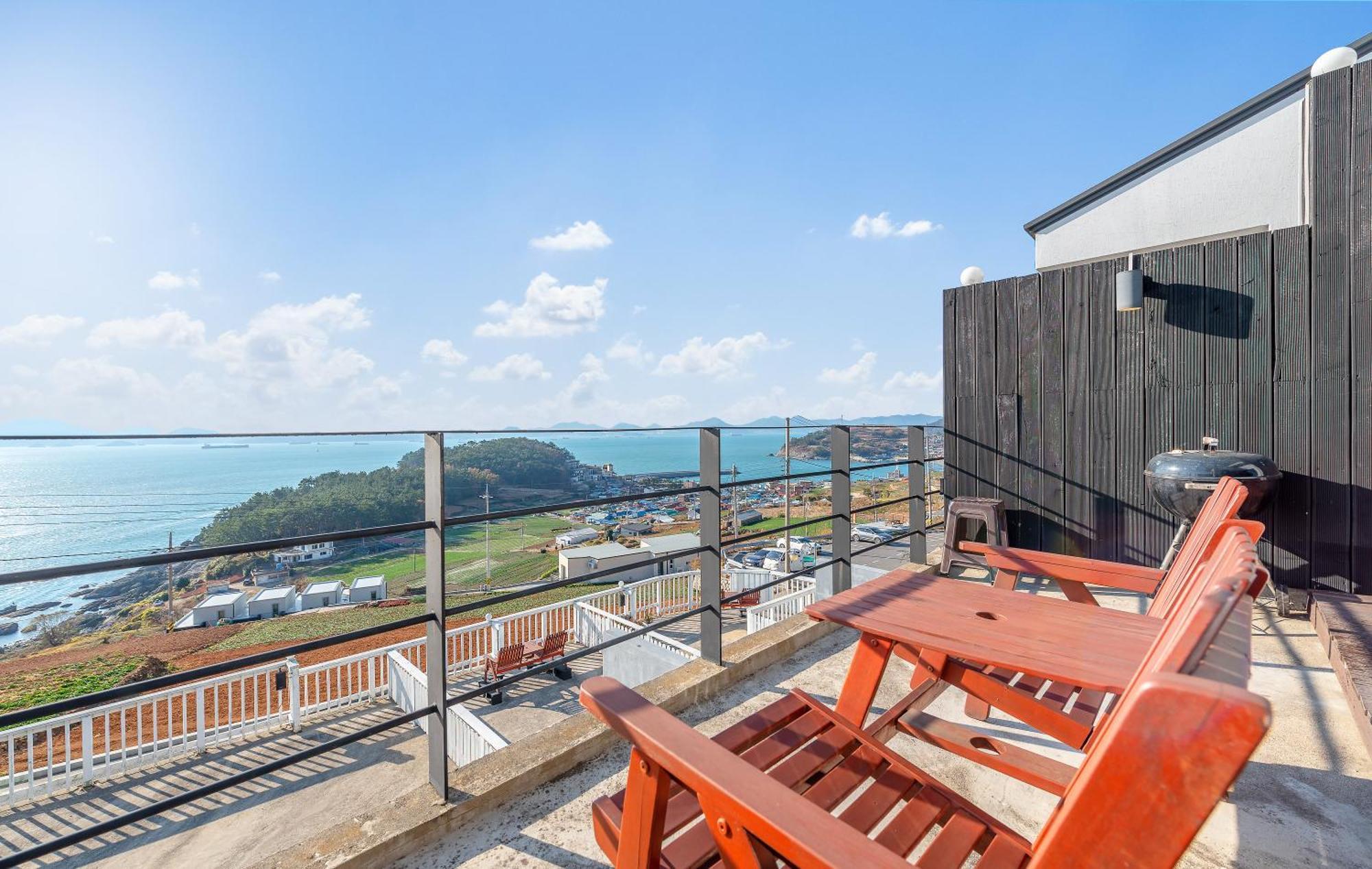 Namhae Whale'S Dream Villa Bilik gambar