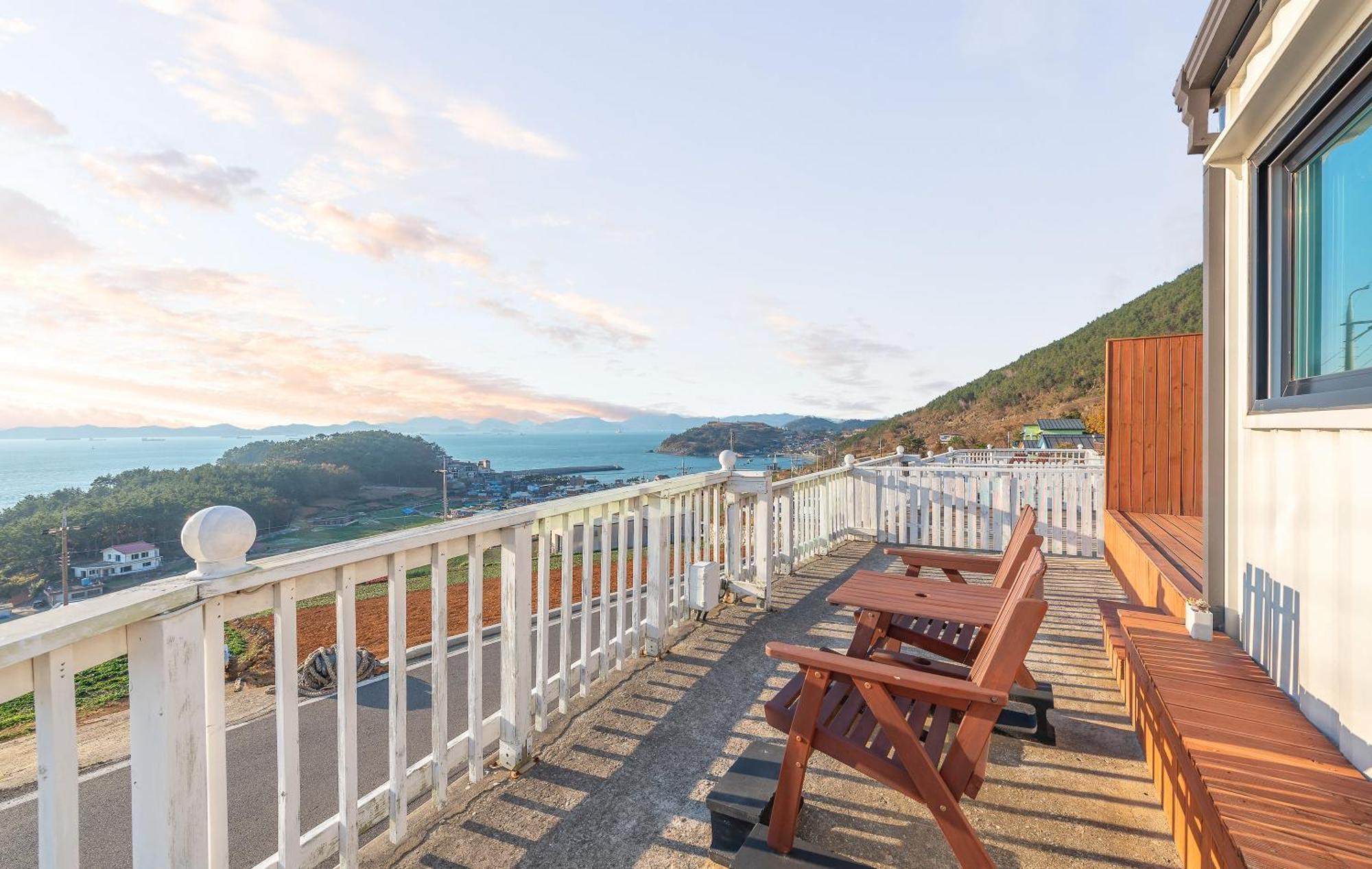 Namhae Whale'S Dream Villa Bilik gambar